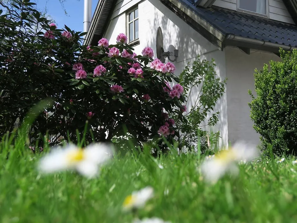 B&B Det Gamle Savvaerk Give Bed & Breakfast